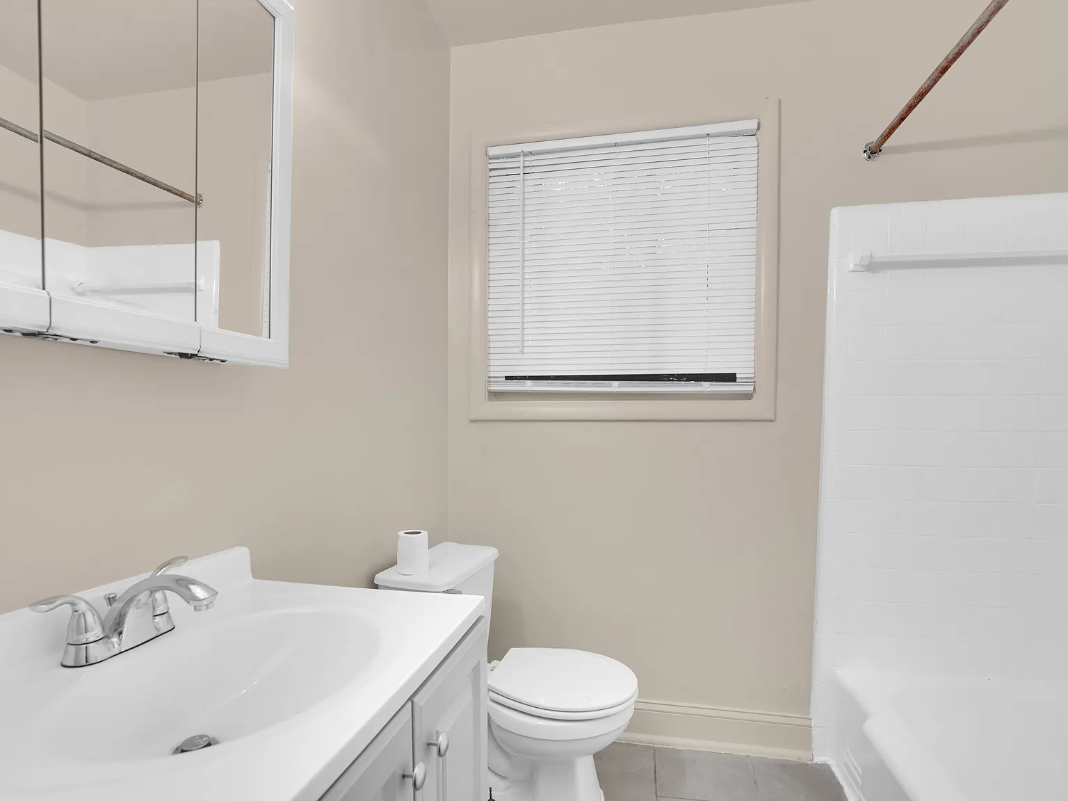 Tudor Place Apartments — Photo 4