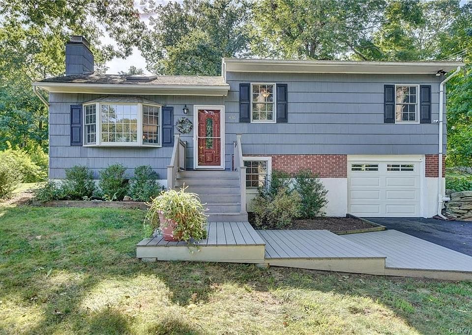 1st image of 430 Woodland Dr
