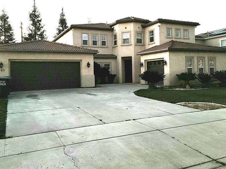 3303 S Tipton St — Photo 1