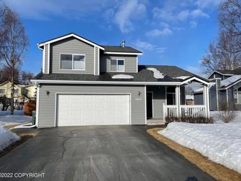 2431 Trisha Ave — Photo 3