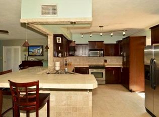 16306 2nd St E, Redington Beach, FL 33708