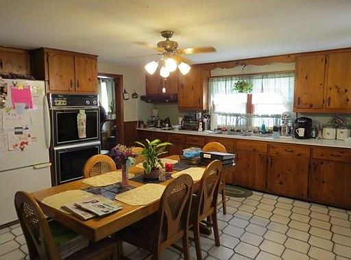 3rd image of 492 Hilldale Ave
