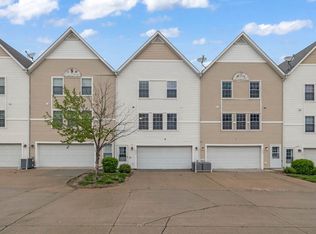 1046 10th Ave NW, Altoona, IA 50009