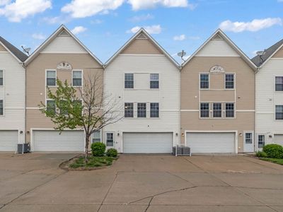 1046 10th Ave NW, Altoona, IA, 50009