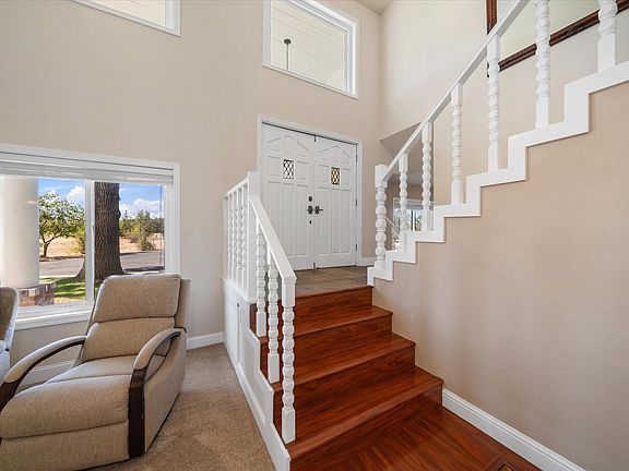 4th image of 23354 Millville Way