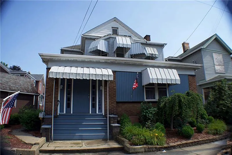 1208 5th St photo 1