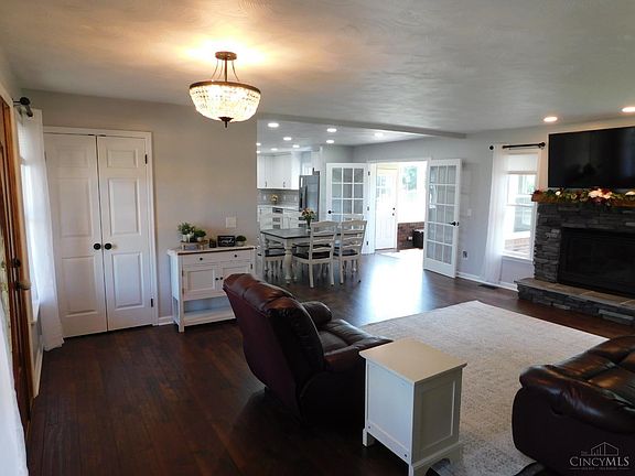 2nd image of 327 Harmony Dr