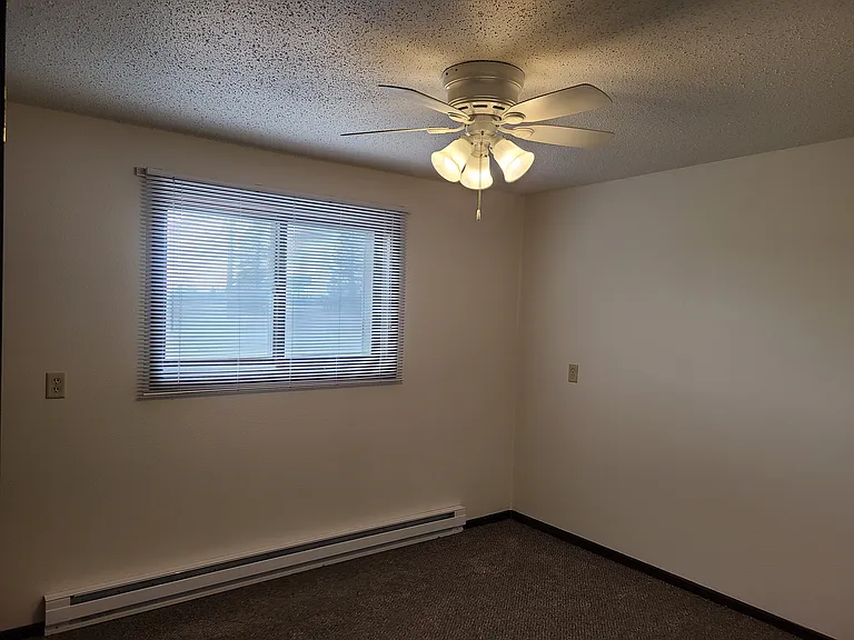 1538 Green Apartments — Photo 9