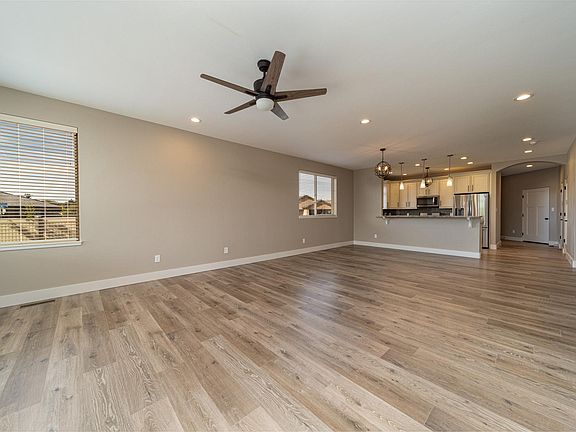 4th image of 208 Kelso Mesa Dr