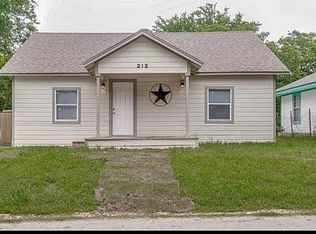 212 Braz St, Bonham, TX 75418