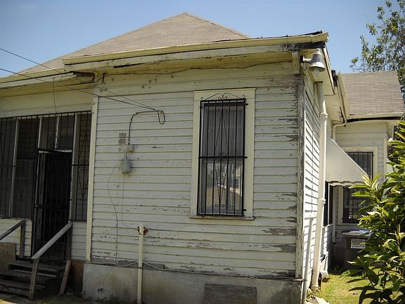 3rd image of 1415 Monterey St