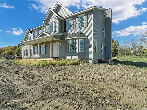 3rd image of 141 Breeze Hill Rd