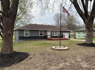 411 SW 18th Street Ter, Blue Springs, MO 64015