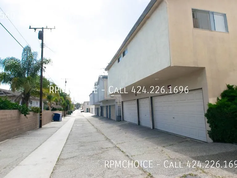 3560 Del Amo Blvd #A — Photo 23