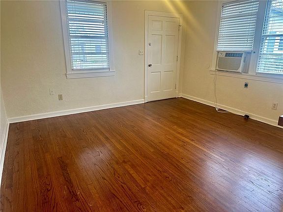 3rd image of 520 Giuffrias Ave