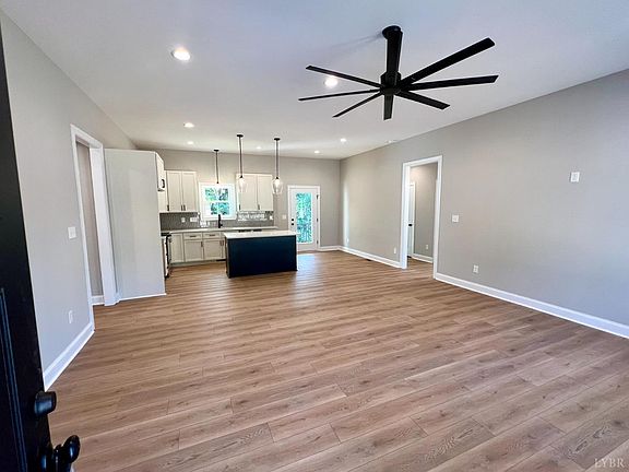 5th image of 112 Graham Creek Rd