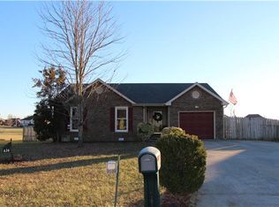 636 Fallbrook Ln, Clarksville, TN 37040