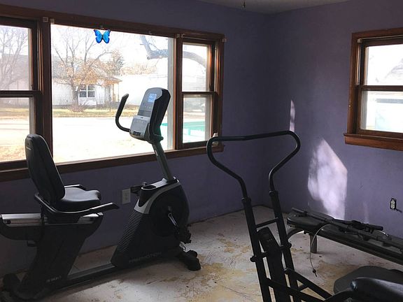 5th image of 309 S Oak St