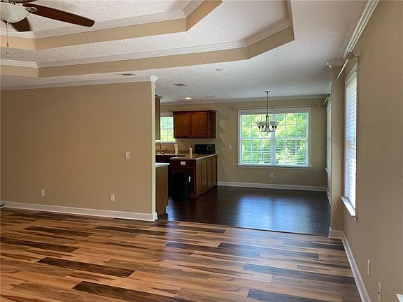 3rd image of 25 Greyfield Dr