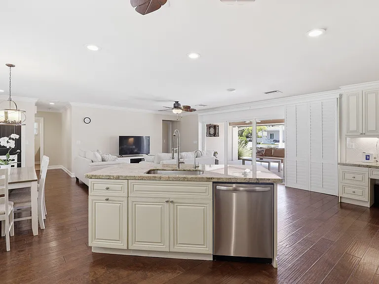 16 Leeward Cir — Photo 33