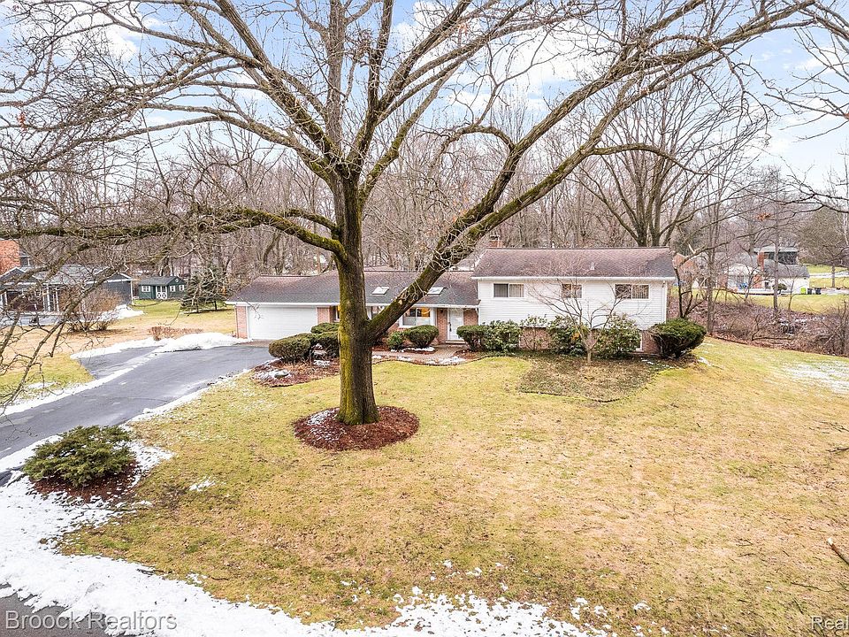 1st image of 32555 Susanne Dr