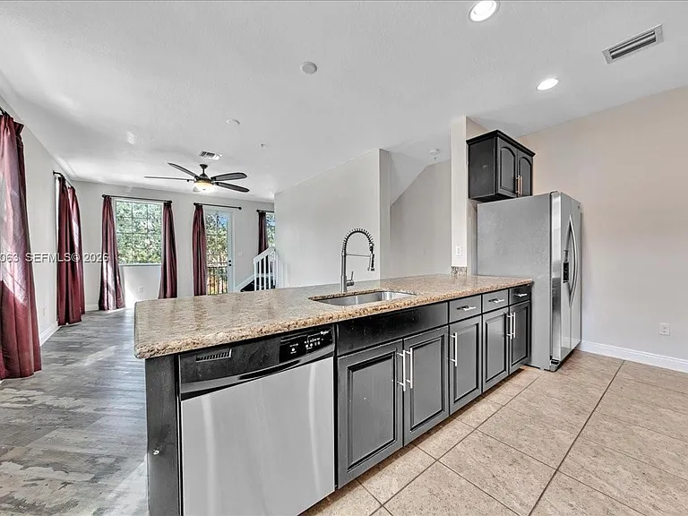 995 SW 147th Ave #2514 — Photo 13