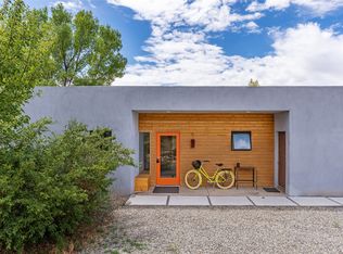 1713A Montano St, Santa Fe, NM 87505