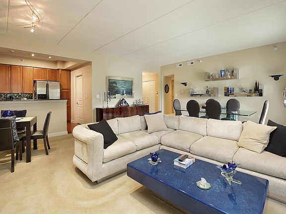 5th image of 153 Pointe Dr #2101