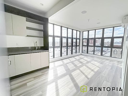 2nd image of 2337 Bedford Ave #5C