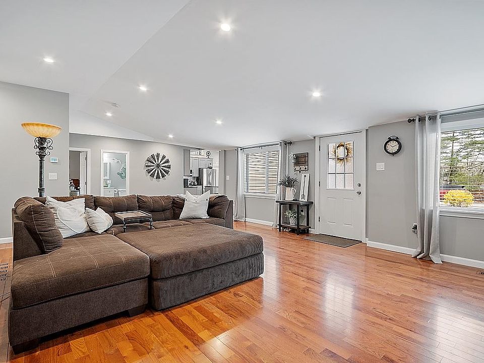 14 Dumaine Avenue, Nashua, NH 03063 Zillow