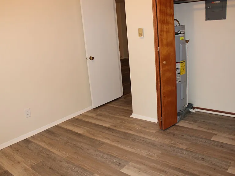 875 Fairview Ave — Photo 5