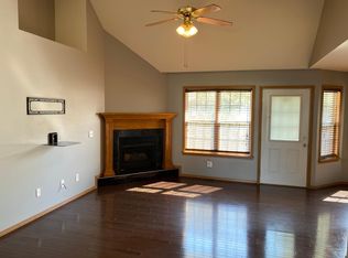 1002 Dustin Ln, Nixa, MO 65714