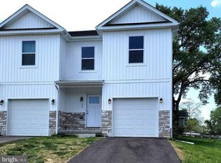 125 Higgs Blvd, Charles Town, WV 25414