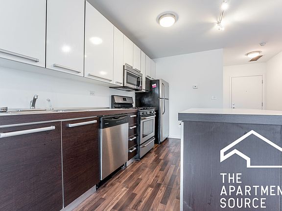 2nd image of 1542 W Glenlake Ave #2D