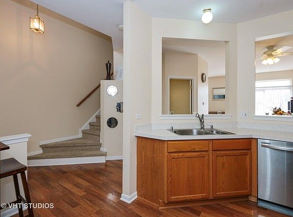 3rd image of 1461 Doolittle Ln