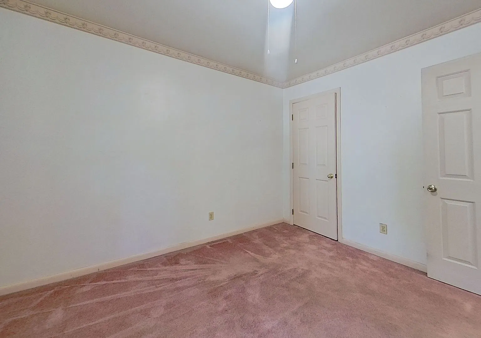 Large Multi-level in Felton — Photo 4