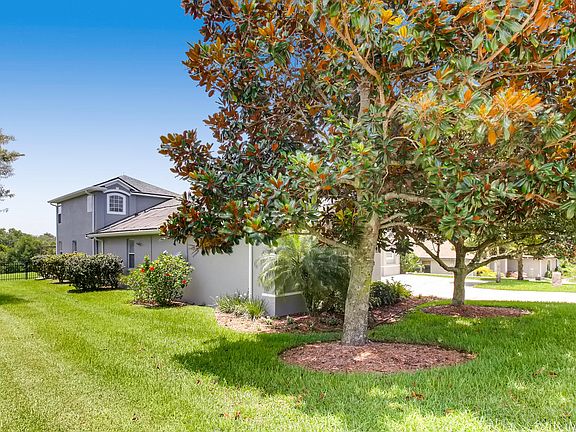 3rd image of 16825 Florence View Dr