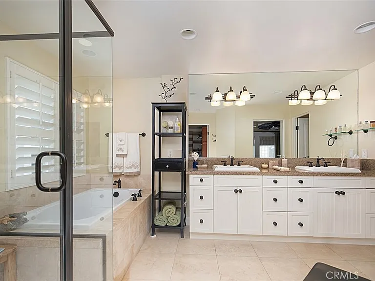 208 E Balboa Blvd — Photo 35