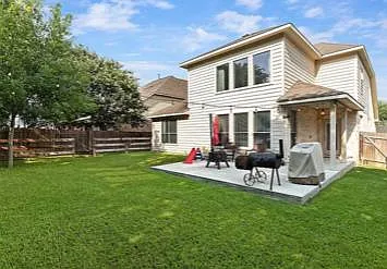 2520 Saint James Pl — Photo 26