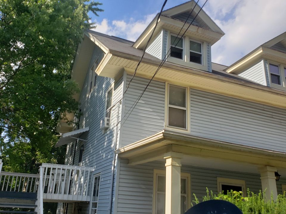 1st image of 200 1/2 College Ave