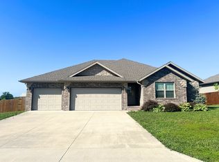 2482 E Prairie Ridge St, Republic, MO 65738