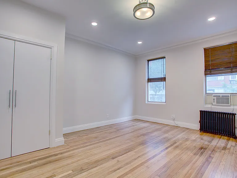 364 W 30th St #2 — Photo 1