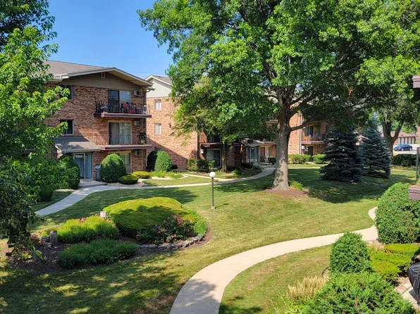 5340 Waterbury Ct APT 2103, Crestwood, IL 60418