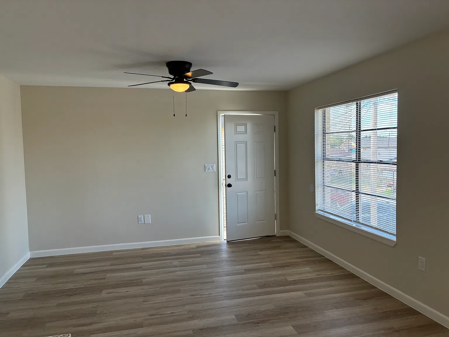 2 bed, 585 sqft, $825 — Photo 3