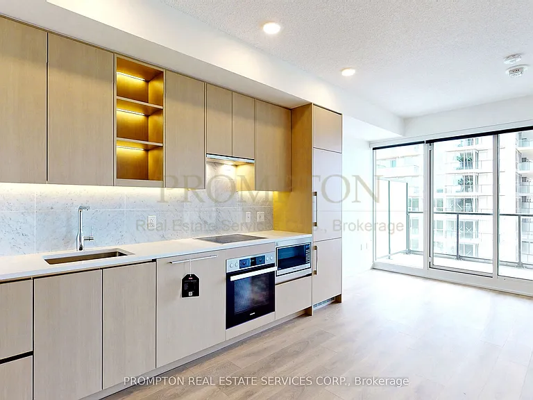 95 McMahon Dr #1601 — Photo 6