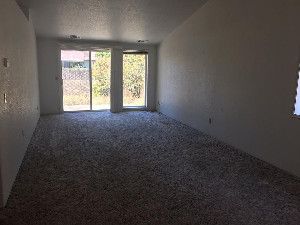 2nd image of 1384 Kokanee Ln
