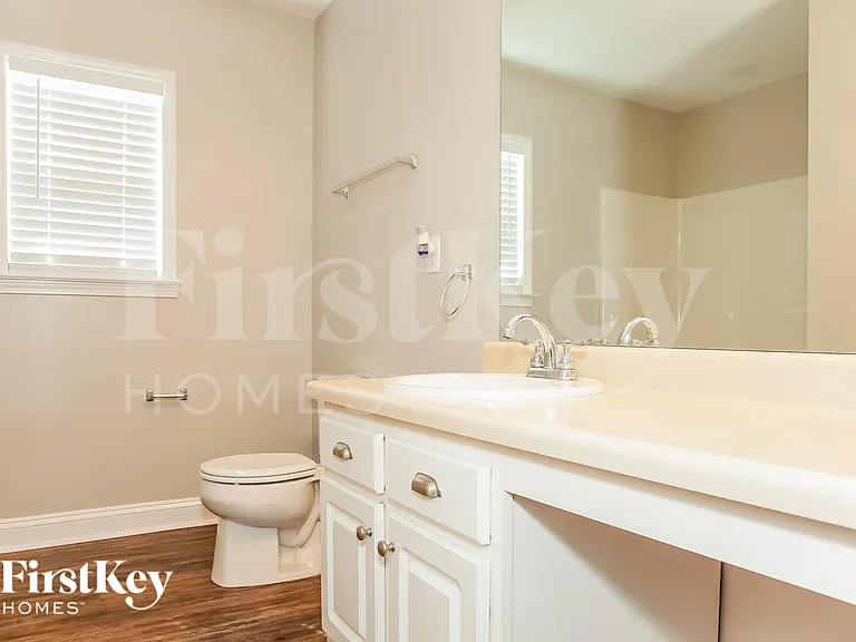 1033 Kings Mountain Ln — Photo 15