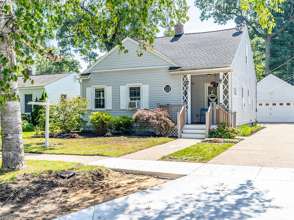 1st image of 2317 Morton Ave