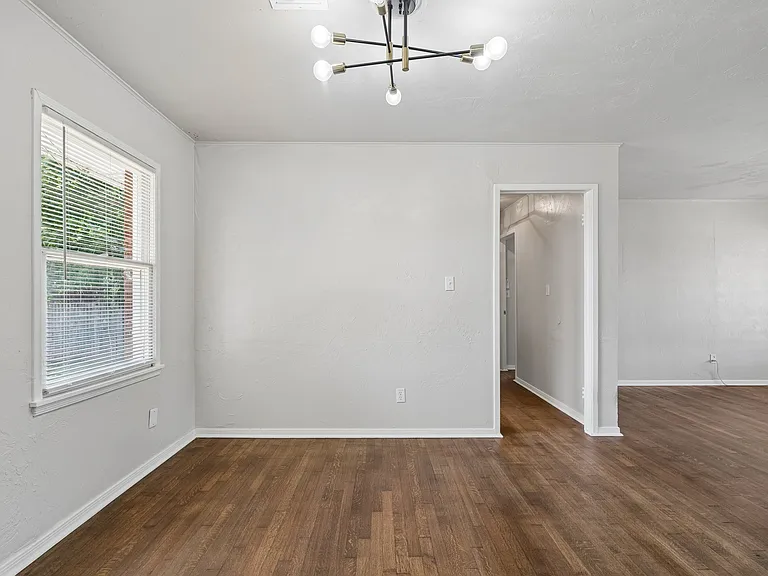 1603 Carlisle Ct — Photo 10