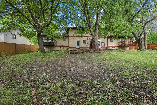 5827 Winnetka Ave N #1 — Photo 25
